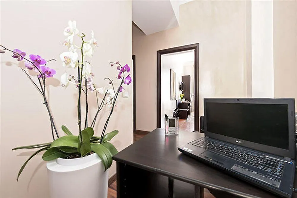 Laterani Suite Roma 2*,  Italia