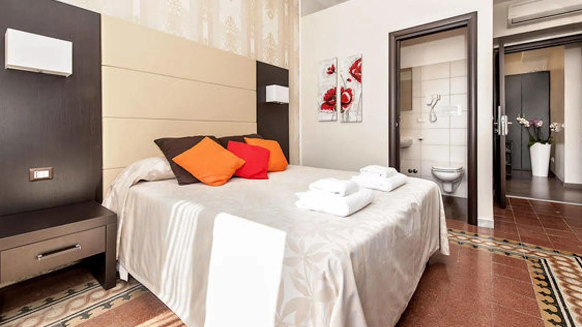 Laterani Suite Roma 2*,